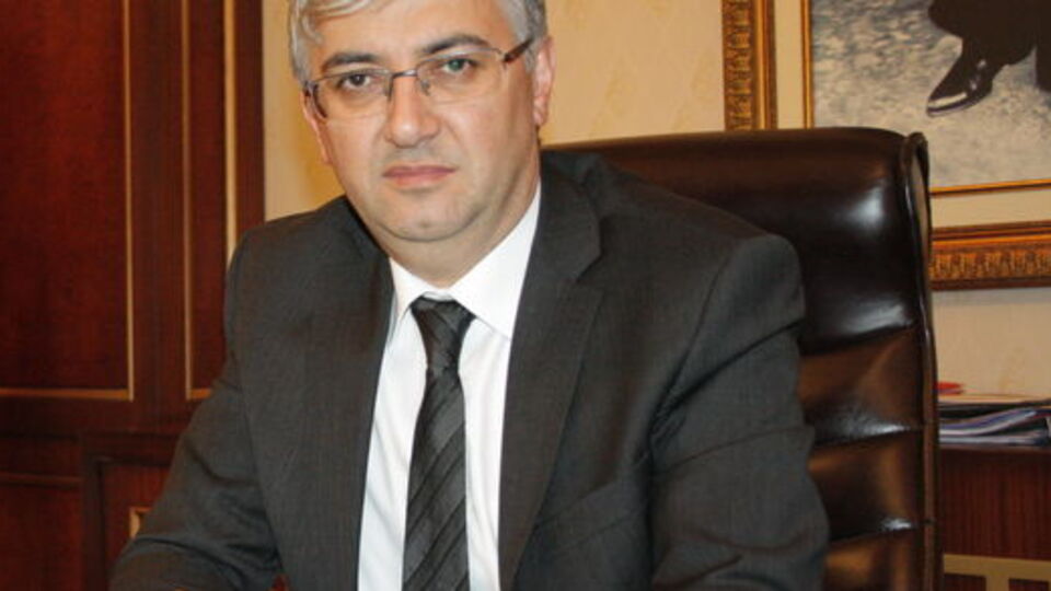 "3 sene kalmak iyidir"