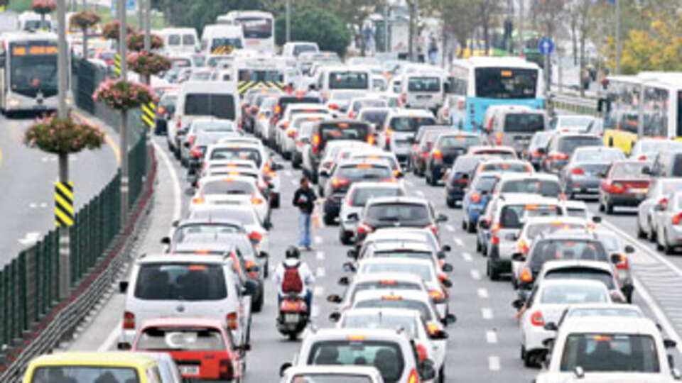 Ömrümüzü yedin trafik!