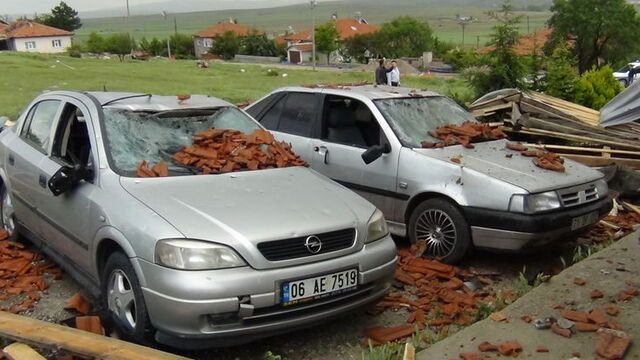 Ankara'da fırtına ve yağmurlu gün