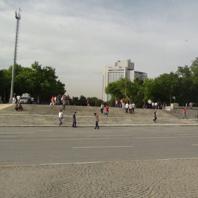 Taksim'de polisle eylemciler arasında gerginlik!