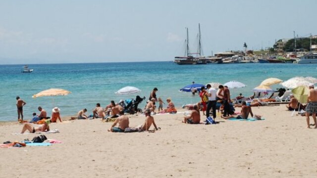 İstanbul'da yağmur, Antalya'da deniz!