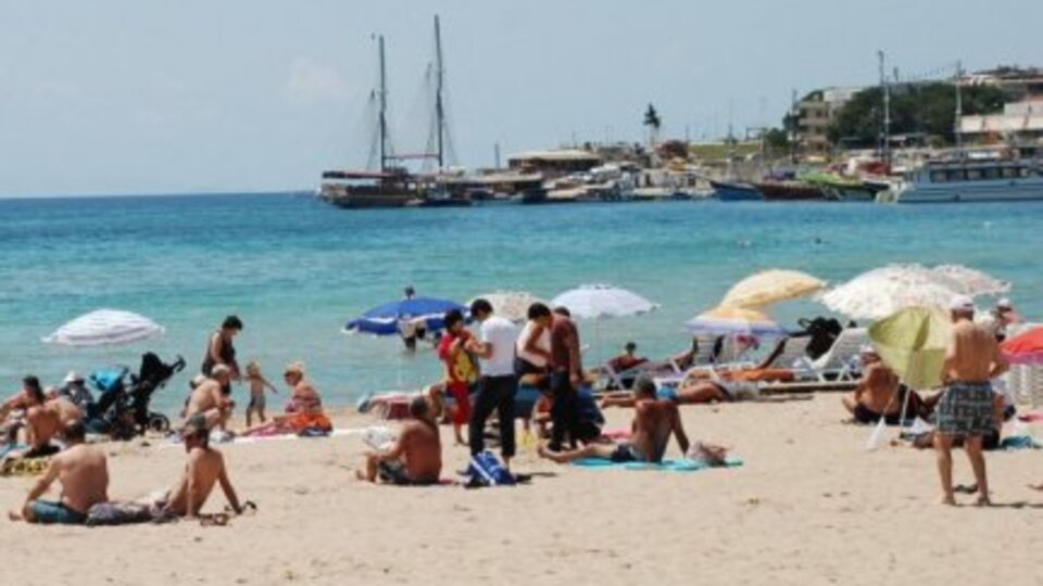 İstanbul'da yağmur, Antalya'da deniz!