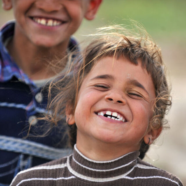 Yeşilova'nın gülen çocukları