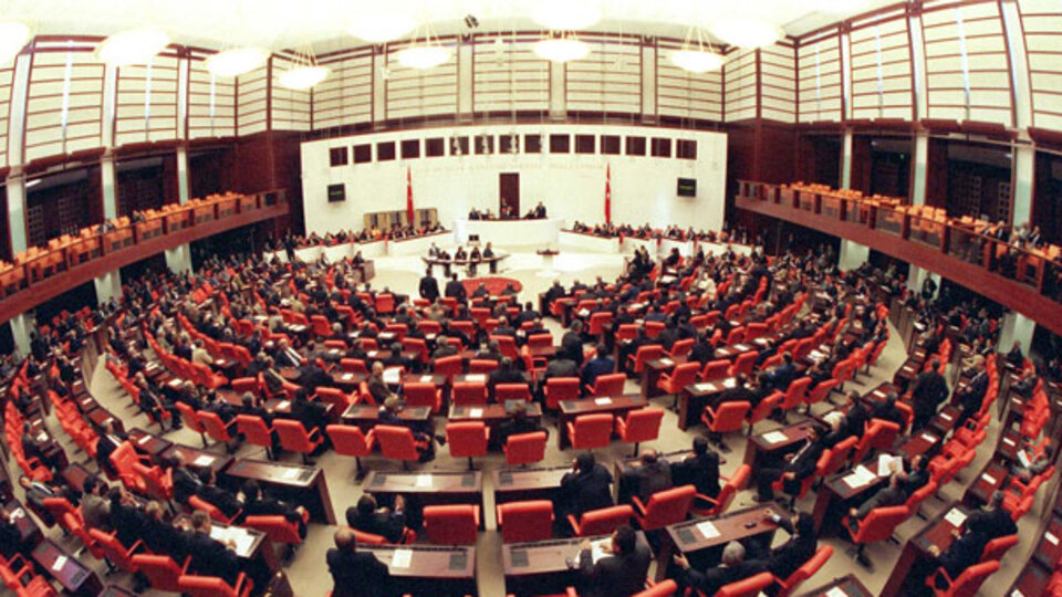 Meclis'te 'yorgan' krizi