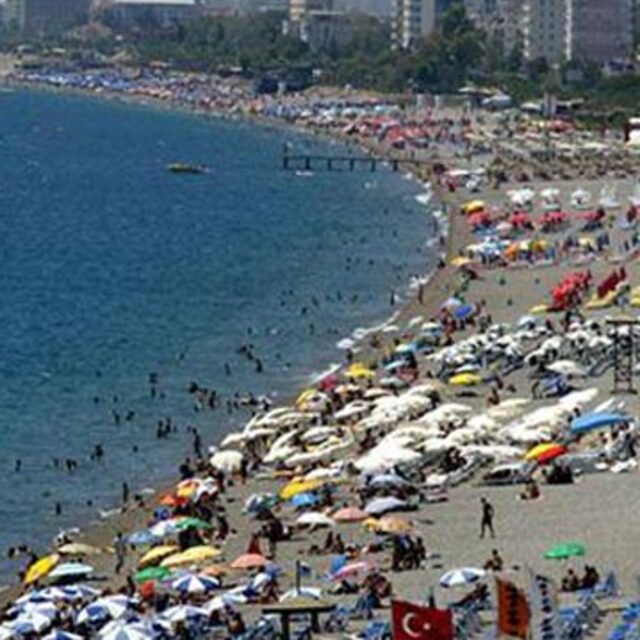Bu şehre bir ayda 1,5 milyon turist geldi