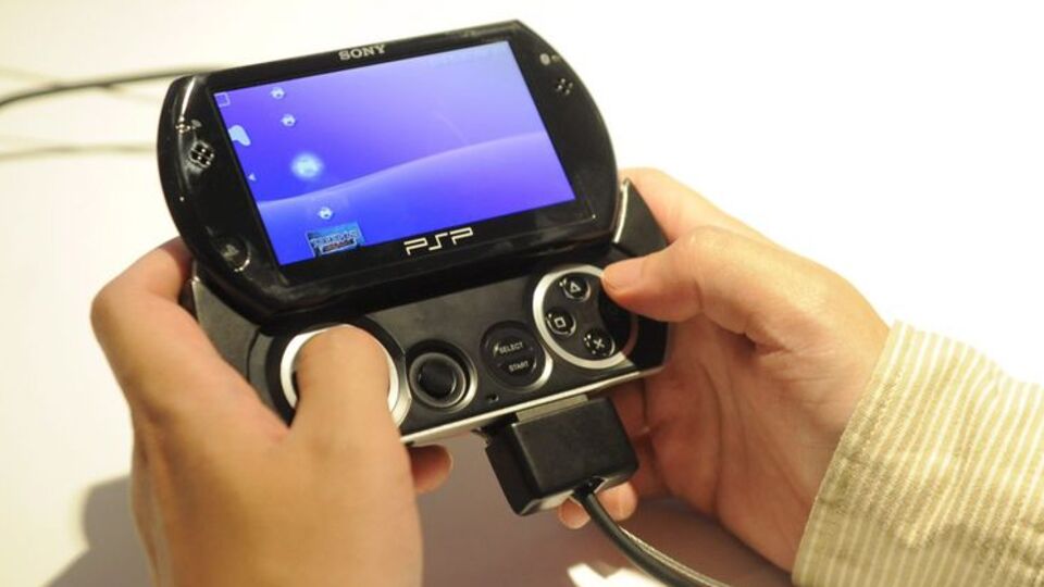 Sony PSP satışını durdurdu!