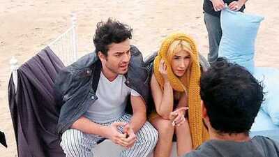 Sevgililerden 'Alt Dudak' buluşması