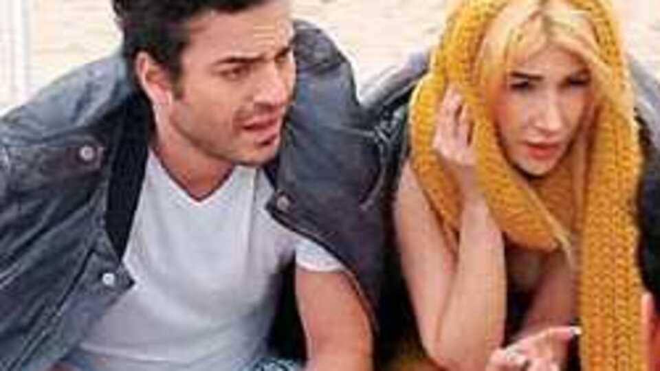 Sevgililerden 'Alt Dudak' buluşması