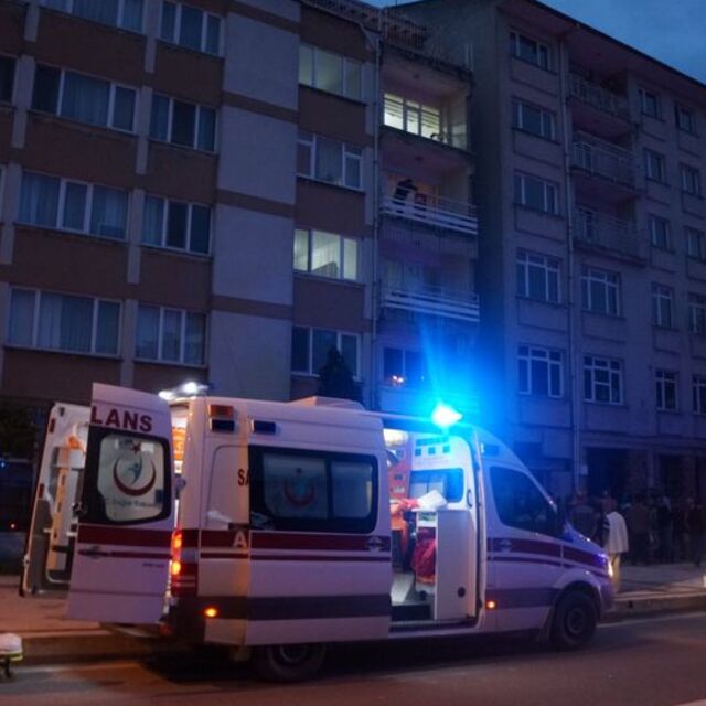 Edirne'de çatıdan düşen işçi öldü