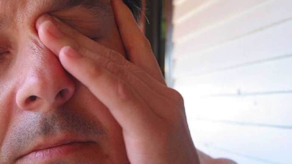 Ağrıyan gözlere rezene