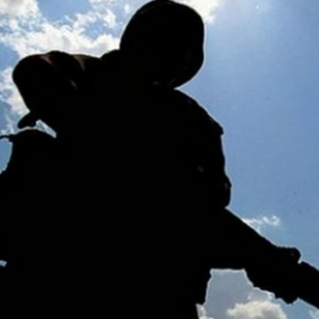 Arkadaşının kurşunuyla şehit oldu