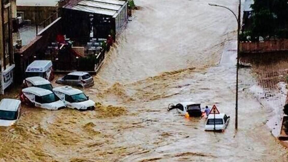 Adana'da hayat durdu
