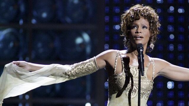 Whitney Houston beyaz perdede!