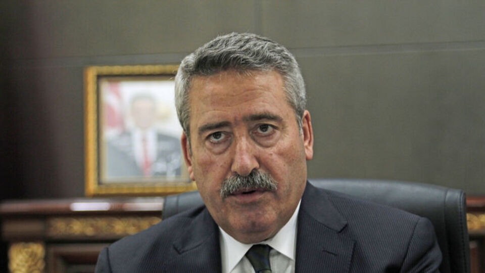 Bayrak indirme olayı için soruşturma