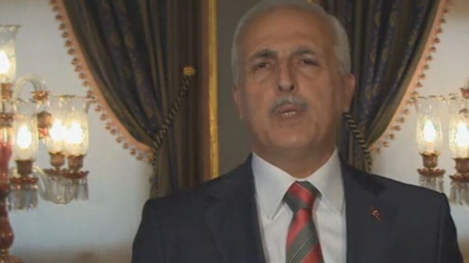 Vali Mutlu'dan bayrak şiiri