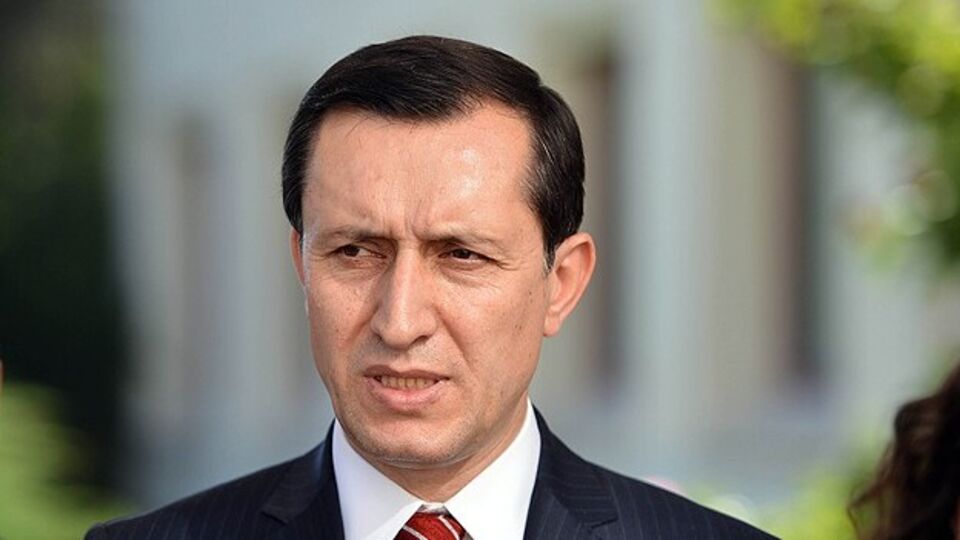 Başbakan Erdoğan'ı tehdit eden bakana sert yanıt!