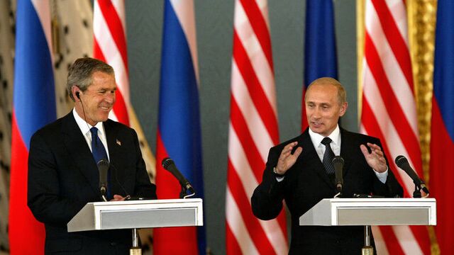 Putin'den Bush'a doğumgünü kutlaması