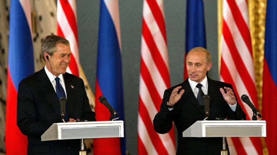 Putin'den Bush'a doğumgünü kutlaması