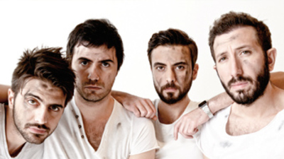 'Şarkı yazmak donla gezmek gibi'