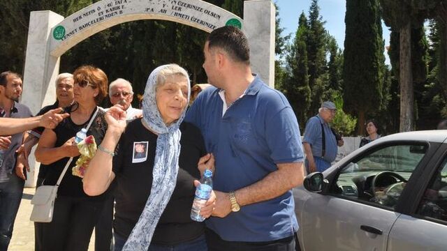 Ünlü yapımcı son yolculuğuna uğurlandı