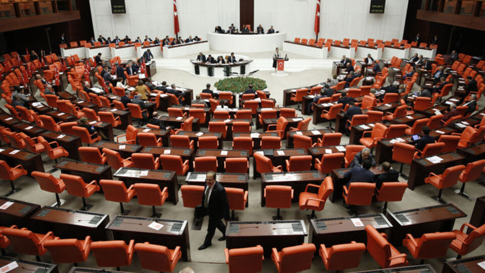 CHP'nin öğrenci affı önergesi kabul edilmedi!