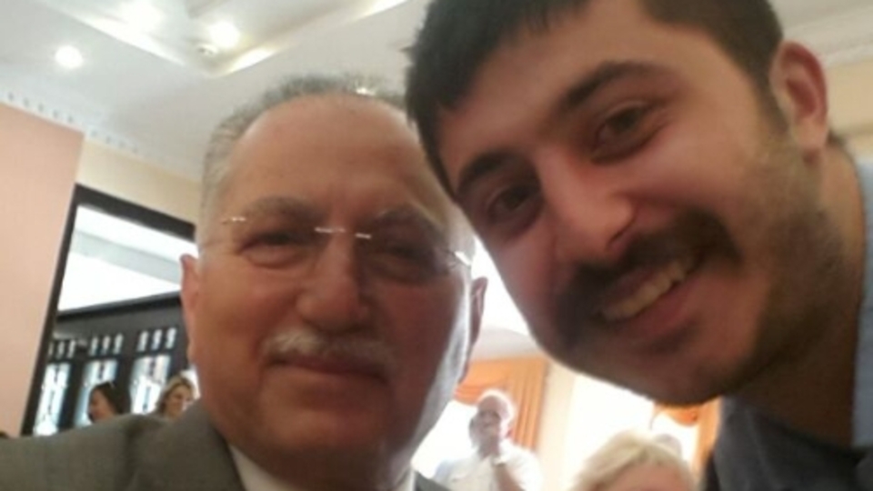 Ekmeleddin İhsanoğlu'ndan ilk selfie