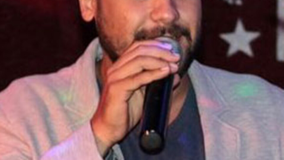 'Bildiğim 3 şarkıyı söyler eğlenirim'