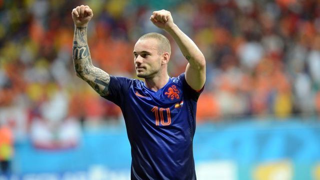Kim tutar Sneijder'ı!
