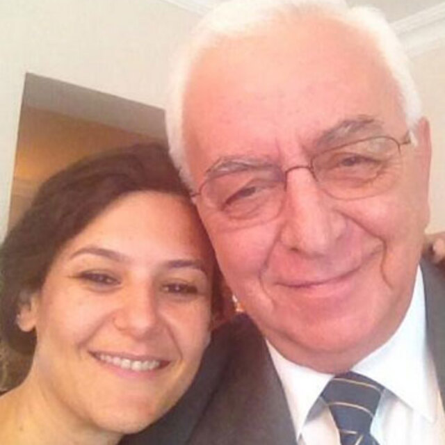 Engin Alan'ın kızı Işık Koşaner ile selfie çekti