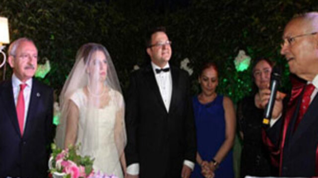 Kılıçdaroğlu, nikah şahitliği yaptı