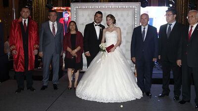 CHP'li Gök'ün kızı evlendi