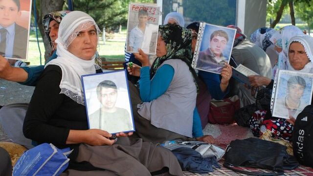 Eylem yapan aileler Başbakan ile görüşecek