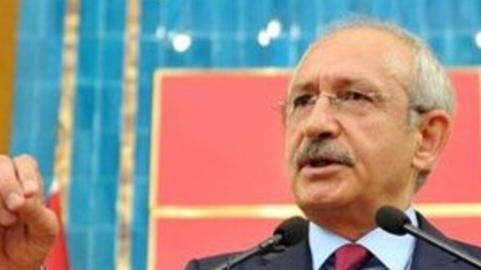 Ekmeleddin İhsanoğlu'nun adaylığı için ilk imza Kılıçdaroğlu'ndan