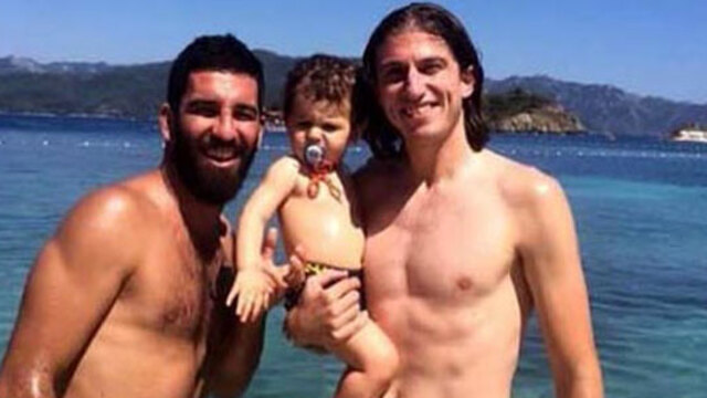 Arda Turan tatilde