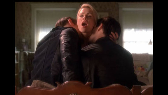 Sevişme sahnelerini çekerken...