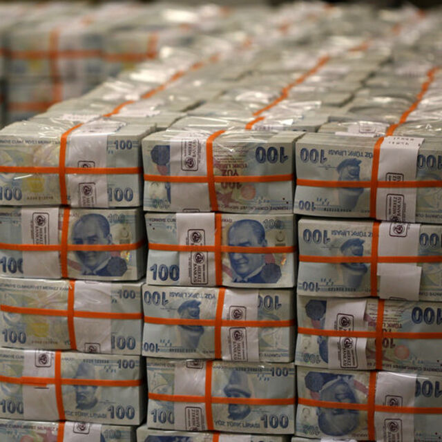 Batık bankacılar milyarlık borçla serbest!