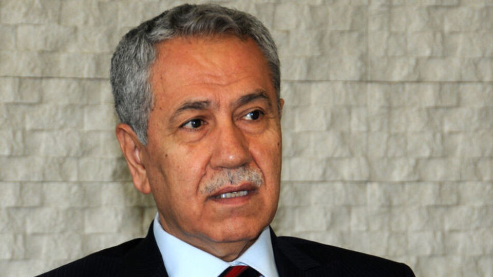 Bülent Arınç'tan Ekmeleddin İhsanoğlu'na eleştiri