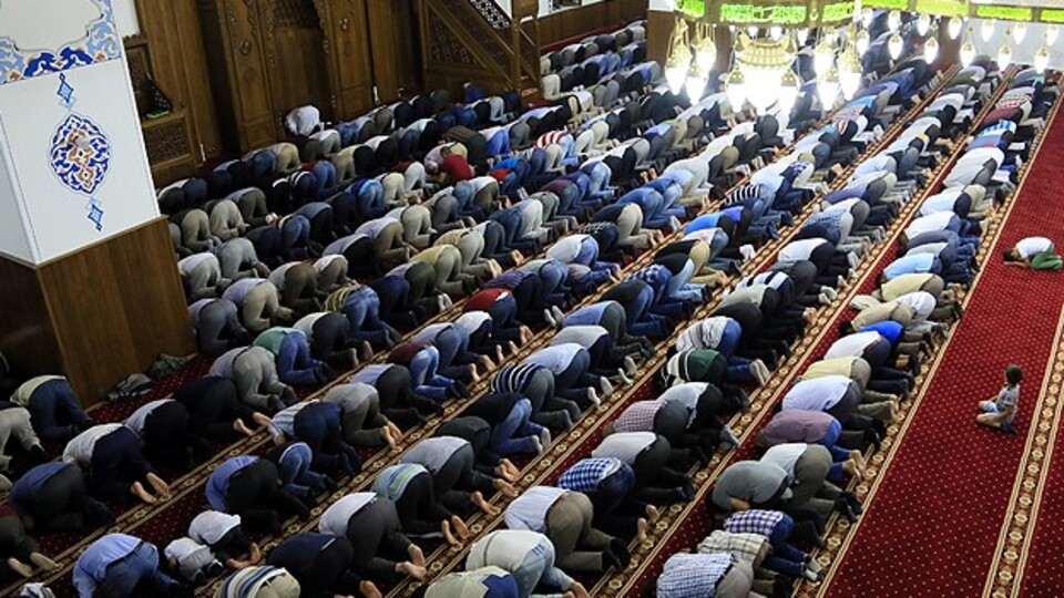 İlk teravih namazı kılındı