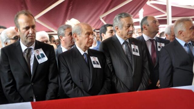 Devlet Bahçeli, Osmanağaoğlu'nun cenazesine katıldı