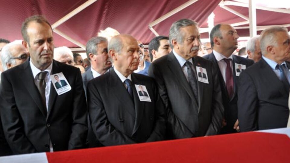 Devlet Bahçeli, Osmanağaoğlu'nun cenazesine katıldı