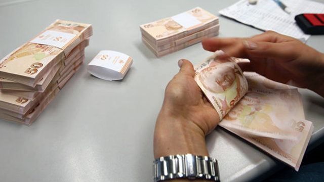 Bankalarda faiz yüzde 1'in altına indi!