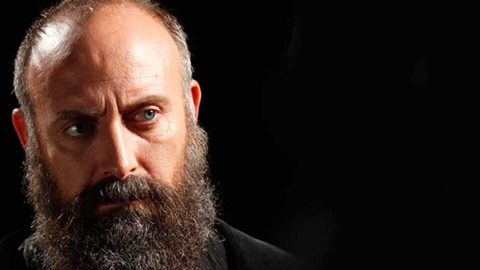 Sakalını kesemiyor