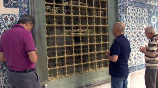Eyüp Sultan Türbesi ziyarete açıldı
