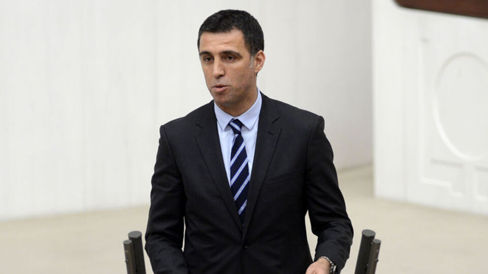 Hakan Şükür'den o iddialara sert yanıt!