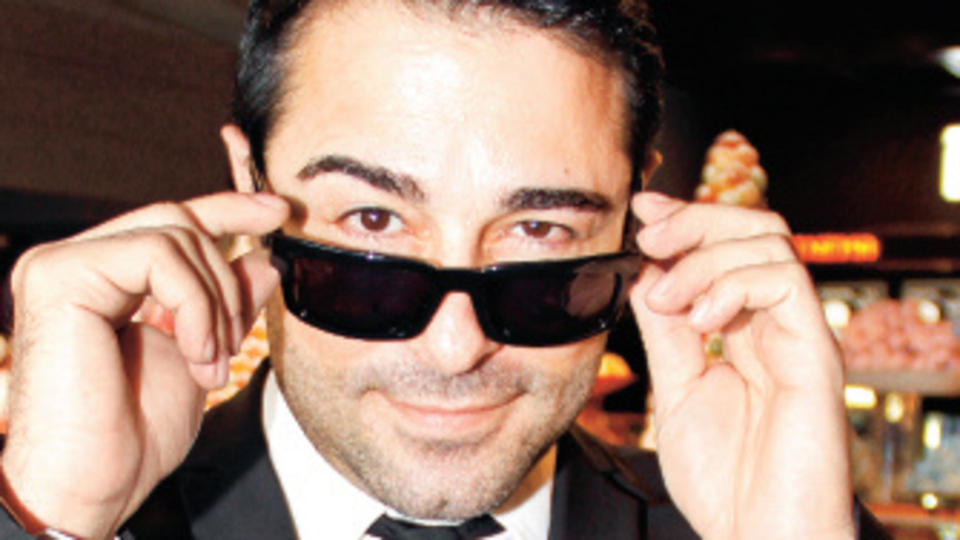 Atilla'dan Sinan'a taş