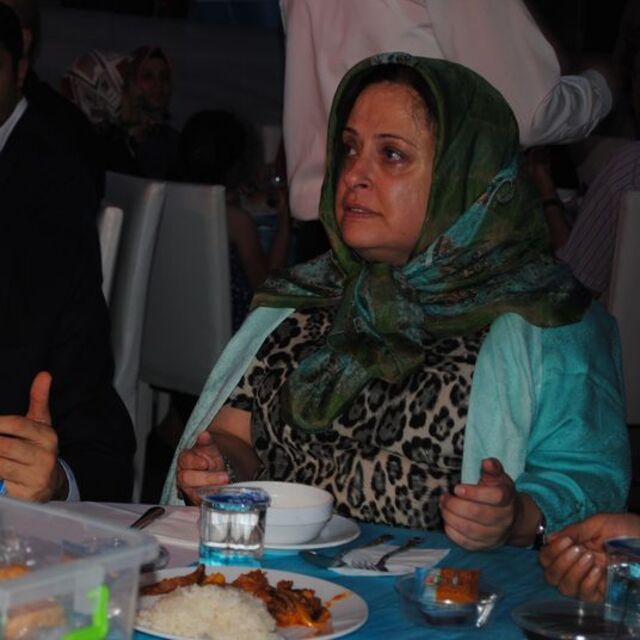 Dilek Sabancı verdiği iftarda gözyaşlarını tutamadı