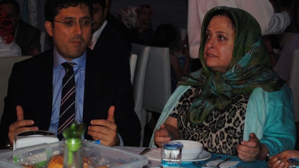 Dilek Sabancı verdiği iftarda gözyaşlarını tutamadı