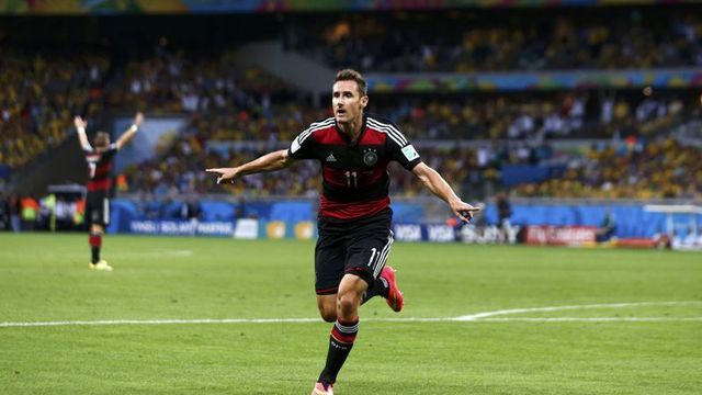 Klose tarihe geçti!