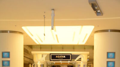 Düğün hediyesi için dolaştı