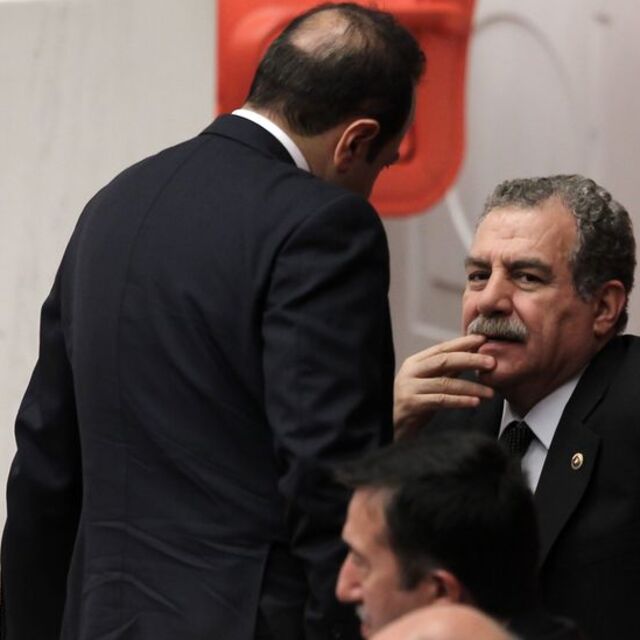 4 eski bakan için soruşturma komisyonu oluşturuldu